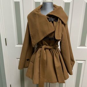 Stylish Camel Wool Coat with Buckle Detail